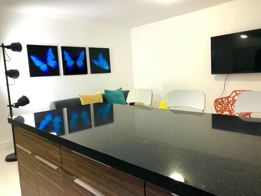 Groveo6 10 Minutes From The Beach Miami Exterior foto